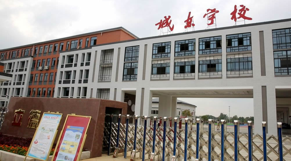 吉安市安福城東學校定制18.5KW箱式無負壓供水設備一臺