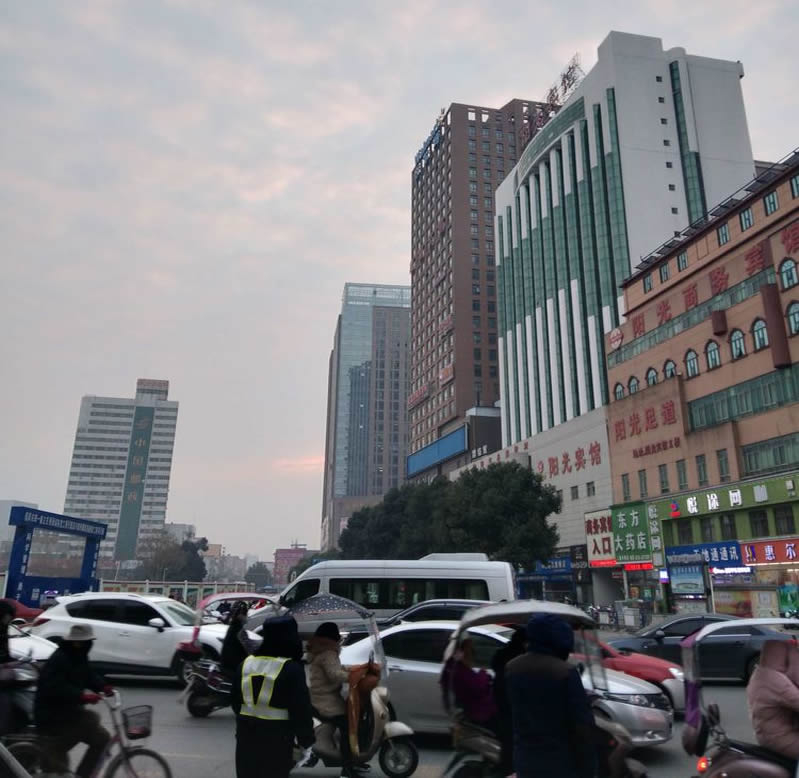 信陽市購物中心定制全自動隔油提升一體化設備和污水提升設備各1臺